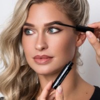 Тушь для бровей Andmetics Professional Brow Mascara Dark Brown фото №2 — интернет-магазин Desire.md