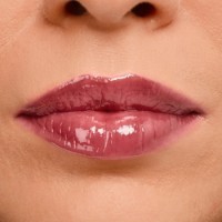 Тинт для губ Bourjois Butter Tint 06 Berry Coulis фото №3 — интернет-магазин Desire.md