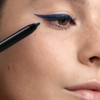 Creion pentru ochi Collistar Twist Design 03 Blu Oltremare Matte  imaginea #2 — magazin online Desire.md