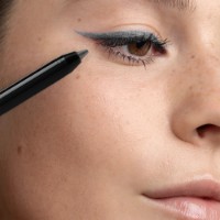 Creion pentru ochi Collistar Twist Design 06 Argento Etereo Shimmer imaginea #2 — magazin online Desire.md