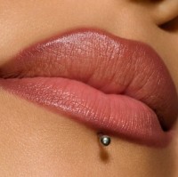 Contur de buze MAC Lipglazer Glossy Liner Whirlin imaginea #3 — magazin online Desire.md