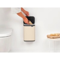 Coș de gunoi Brabantia Bo Small 4L Beige imaginea #9 — magazin online Desire.md