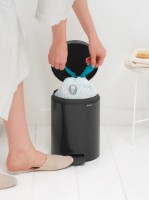 Coș de gunoi Brabantia NewIcon 5L Black matte imaginea #3 — magazin online Desire.md