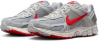 Adidași pentru bărbați Nike Zoom Vomero 5 SE Grey Fog/Particle Grey/Phantom/University Red, s.44 imaginea #1 — magazin online Desire.md