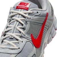 Adidași pentru bărbați Nike Zoom Vomero 5 SE Grey Fog/Particle Grey/Phantom/University Red, s.46 imaginea #7 — magazin online Desire.md