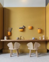 Детский столик со стульчиками Hanah Home Mickey Two Brown фото №4 — интернет-магазин Desire.md