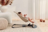 Șezlong pentru bebeluși BabyBjorn Balance Soft Woven Khaki/Beige (005226A) imaginea #4 — magazin online Desire.md