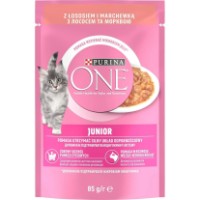 Hrană umedă pentru pisici Purina One Junior Salmon & Carrot 26x85g