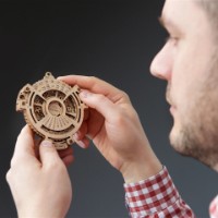 3D-puzzle UGears Mini Date Navigator 2.0 imaginea #5 — magazin online Desire.md