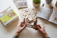 3D-puzzle UGears Stem Lab Random Generator (UTG0078) imaginea #8 — magazin online Desire.md