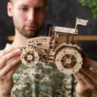 3D-puzzle UGears The Tractor Wins (70184) imaginea #2 — magazin online Desire.md