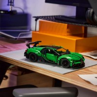 Set de construcție Lego Technic: Green Bugatti Chiron Pur Sport Hypercar (42241) imaginea #2 — magazin online Desire.md