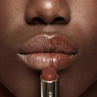 Balsam de buze Estee Lauder HydraPlump Lip Balm Clove Cushion imaginea #3 — magazin online Desire.md