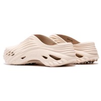 Saboți pentru barbati Crocs Echo Wave Beige, s.45-46 imaginea #2 — magazin online Desire.md