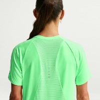 Tricou de dame Nike Swift Dri-Fit llusion Green/Reflective Silver, s.L imaginea #6 — magazin online Desire.md