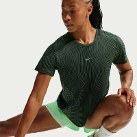 Tricou de dame Nike Swift Aero-Fit Black/Light Green Spark, s.XL imaginea #2 — magazin online Desire.md