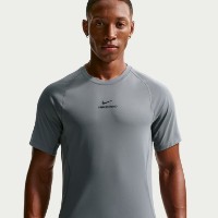 Tricou bărbătesc Nike Pro Training Dri-FIT Smoke Grey/Black, s.S imaginea #4 — magazin online Desire.md