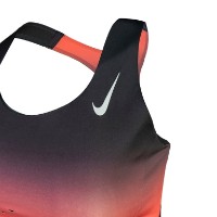 Bustieră Nike Swift Black/Bright Crimson/Metallic Silver, s.L imaginea #8 — magazin online Desire.md