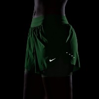 Pantaloni scurți dame Nike Swift Dri-FIT 2-in-1 Illusion Green/Reflective Silver, s.L imaginea #8 — magazin online Desire.md