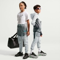 Pantaloni spotivi pentru copii Nike Sportswear Tech Fleece Wolf Grey/Smoke Grey/Black/Energy, s.M imaginea #2 — magazin online Desire.md
