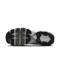Adidași pentru bărbați Nike Air Max Moto 2K Summit White/Newsprint/Smoke Grey, s.40.5 imaginea #8 — magazin online Desire.md