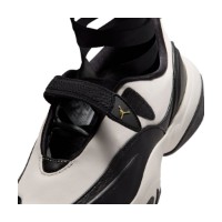 Кроссовки женские Nike Jordan Pointe Black/Chalk/Flat Gold Star, s.40 фото №6 — интернет-магазин Desire.md