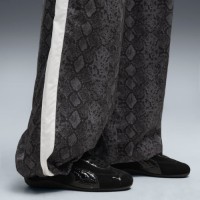 Pantaloni spotivi de dame Puma T7 Relaxed Snake Print Puma Black, s.XS imaginea #4 — magazin online Desire.md