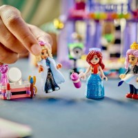 Set de construcție Lego Friends: Heartlake City Fashion Show (42685) imaginea #8 — magazin online Desire.md
