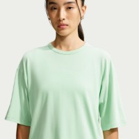 Женская футболка Nike 24.7 ImpossiblySoft Light Dri-FIT Cucumber Calm/Illusion Green, s.M фото №2 — интернет-магазин Desire.md