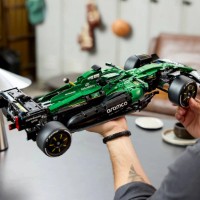 Set de construcție Lego Technic: Aston Martin Aramco AMR25 F1 (42240) imaginea #4 — magazin online Desire.md