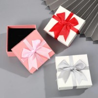 Подарочная коробка для украшений New World 7x7x3.5cm Red/White (757535-r) фото №2 — интернет-магазин Desire.md