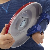 Игровой набор Hasbro Avengers Cap magnetic shield and gauntlet (B9944) фото №3 — интернет-магазин Desire.md
