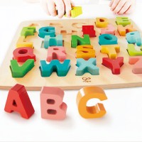 Развивающий набор Hape Chunky alphabet puzzle (E1551A) фото №3 — интернет-магазин Desire.md