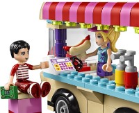 Конструктор Lego Friends: Amusement Park Hot Dog Van (41129) фото №3 — интернет-магазин Desire.md