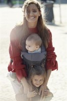 Marsupiu pentru copii BabyBjorn One Denim Grey (098094E1) imaginea #5 — magazin online Desire.md