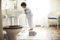 Înăltător baie BabyBjorn Step Stool Purple (061163A) imaginea #2 — magazin online Desire.md