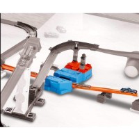 Детская игровая дорога Hot Wheels Accelerator Truck Builder (GBN81) фото №4 — интернет-магазин Desire.md