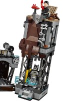 Set de construcție Lego DC: Batcave Clayface Invasion (76122)