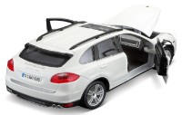 Машина Bburago 1:24 Porsche Cayenne Turbo (18-21056) фото №3 — интернет-магазин Desire.md