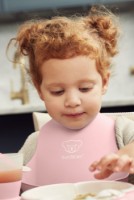 Набор слюнявчиков BabyBjorn Baby Feeding Set Powder Pink (046764A) фото №2 — интернет-магазин Desire.md