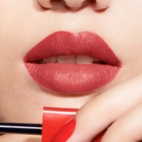 Ruj de buze Christian Dior Ultra Care Liquid 635 Ecstase imaginea #2 — magazin online Desire.md