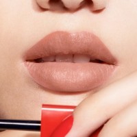 Ruj de buze Christian Dior Ultra Care Liquid 639 Wonder imaginea #2 — magazin online Desire.md