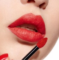 Ruj de buze Christian Dior Ultra Care Liquid 749 D-Light imaginea #2 — magazin online Desire.md