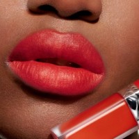 Ruj de buze Christian Dior Ultra Care Liquid 749 D-Light imaginea #3 — magazin online Desire.md