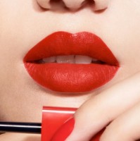 Ruj de buze Christian Dior Ultra Care Liquid 999 Bloom imaginea #2 — magazin online Desire.md