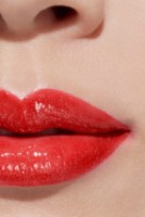 Ruj de buze Chanel Rouge Coco Flash Vibrant Shine 146 Dazzle imaginea #2 — magazin online Desire.md