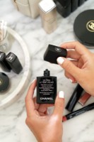 Fond de ten pentru față Chanel Ultra le Teint Velvet B40 SPF 15 30ml imaginea #3 — magazin online Desire.md