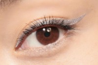 Creion pentru ochi Christian Dior Diorshow 24H Stylo Waterproof 076 Pearly Silver imaginea #2 — magazin online Desire.md