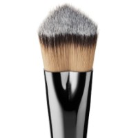 Кисть для макияжа Givenchy Teint Couture Everwear Foundation Brush фото №4 — интернет-магазин Desire.md