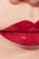 Luciu de buze Chanel Rouge Coco Gloss 826 Rouge Grenat imaginea #3 — magazin online Desire.md